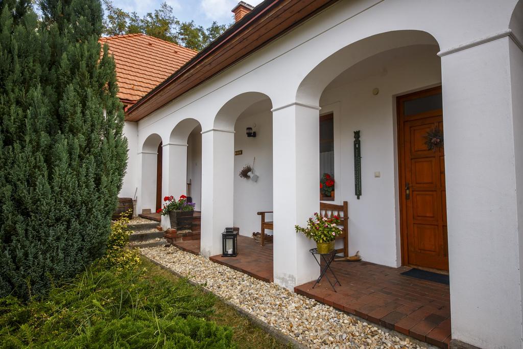Ambitus-Haz Apartment Egerszalók Екстериор снимка